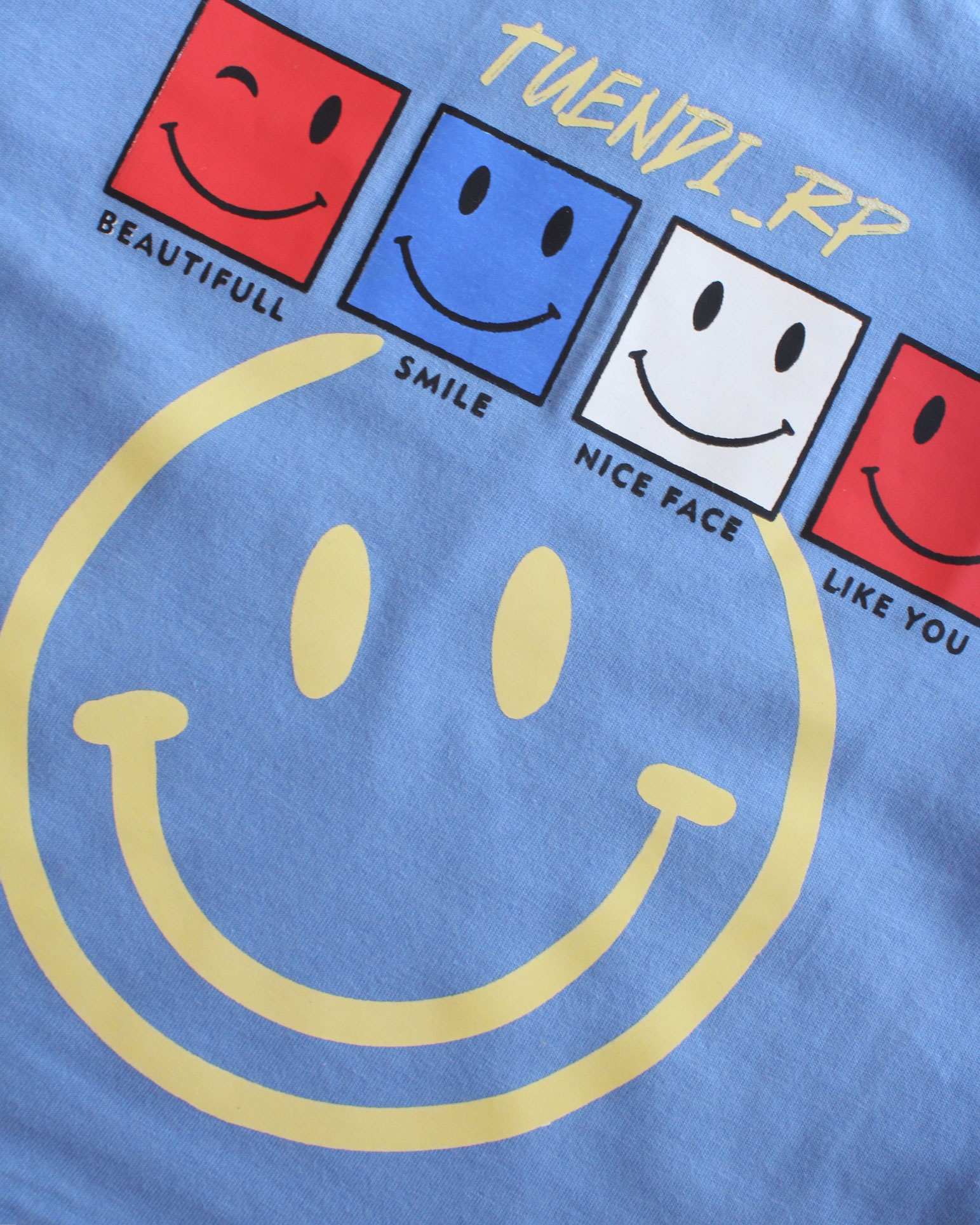 تیشرت شلوارک ایموجی